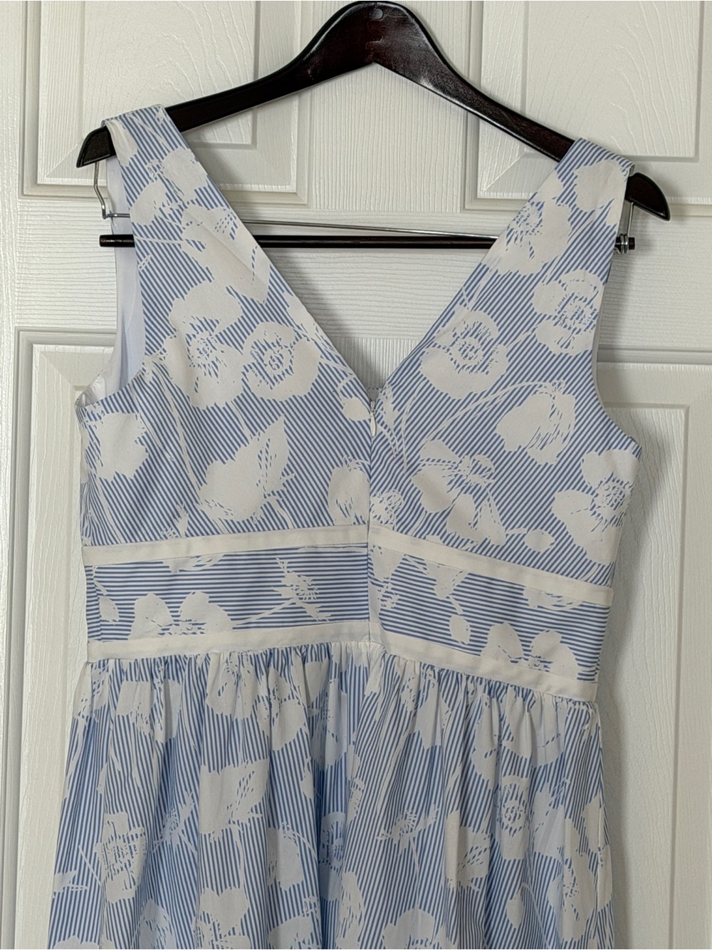 Karl Lagerfeld Paris Blue White Floral Fit & Flare Bow Cottagecore Dress Sz 8 - Picture 5 of 11